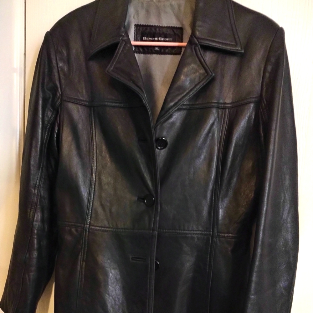 Classic Leather Jacket XL